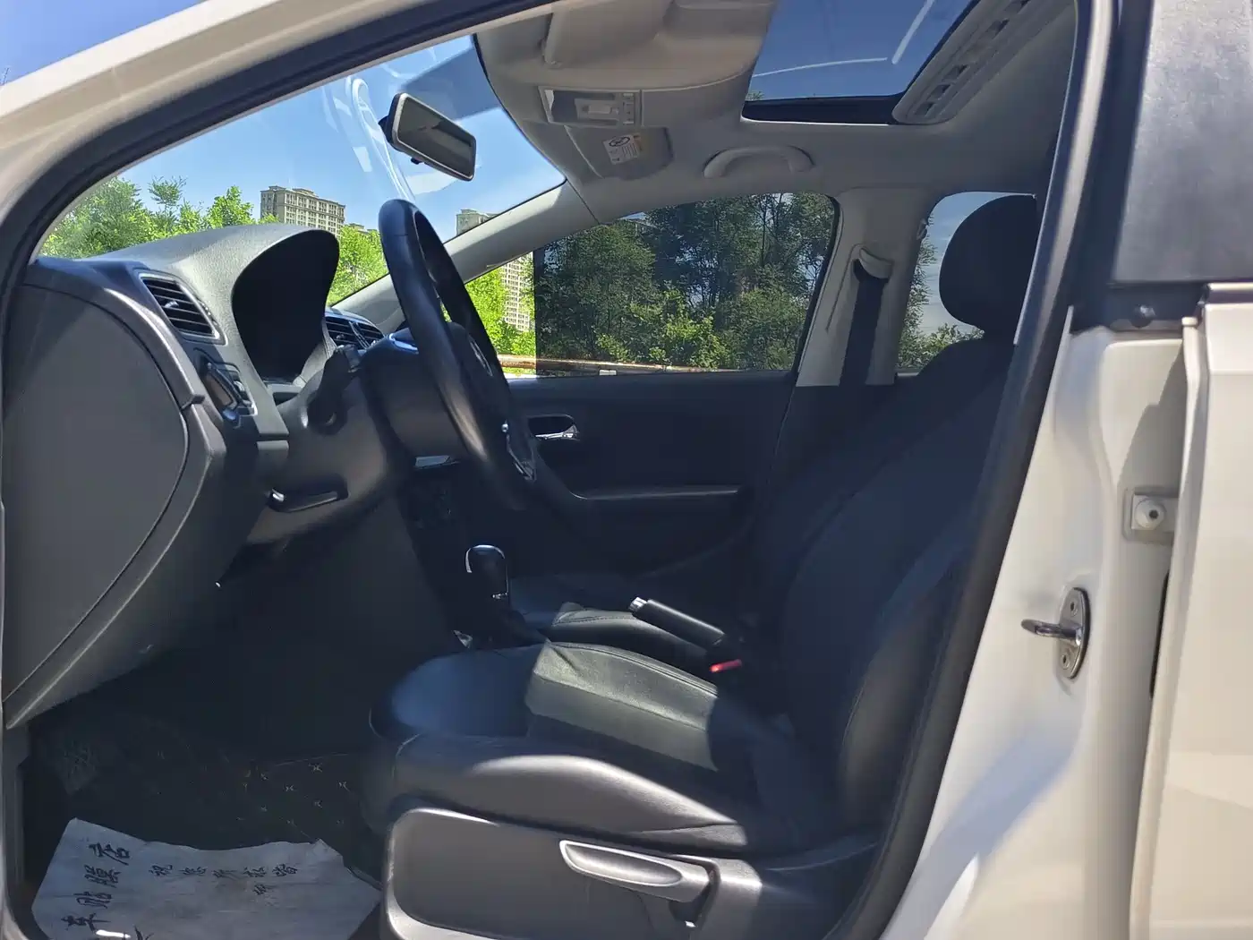 Volkswagen Polo 2016 1.6L Automatic Comfort фото 4