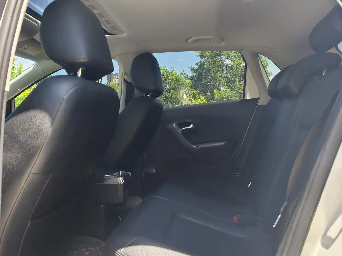 Volkswagen Polo 2016 1.6L Automatic Comfort фото 5