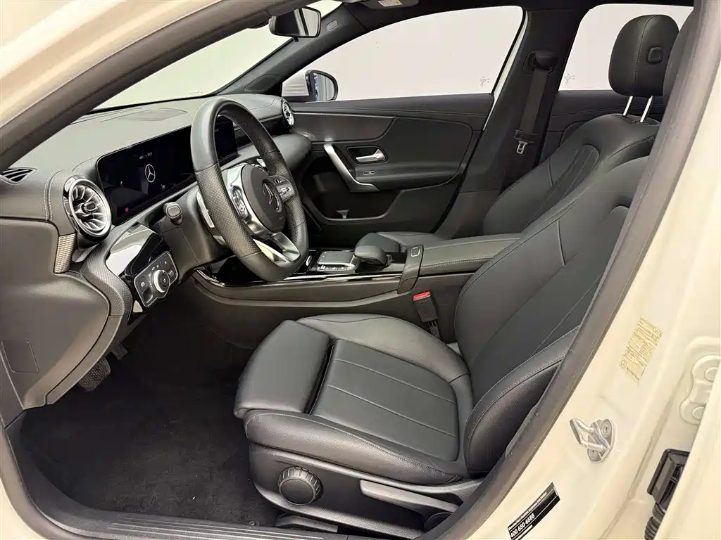Mercedes-Benz A-Class 2022 A 200 L Sport Sedan Dynamic фото 8