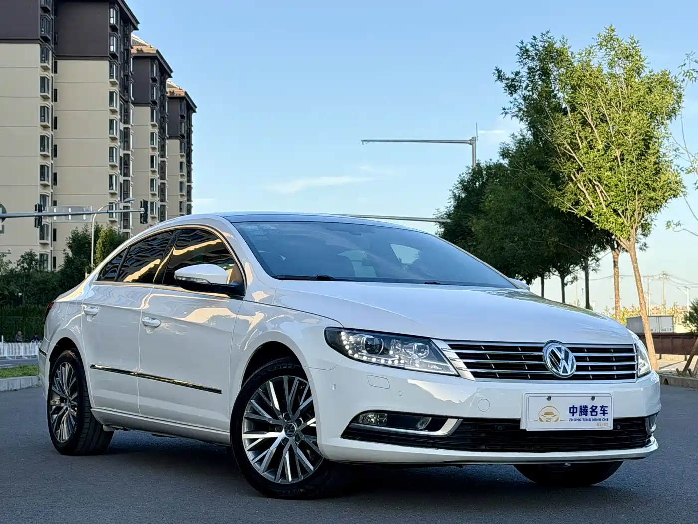 Volkswagen FAW-Volkswagen CC 2016 Model 1.8TSI Luxury фото 3