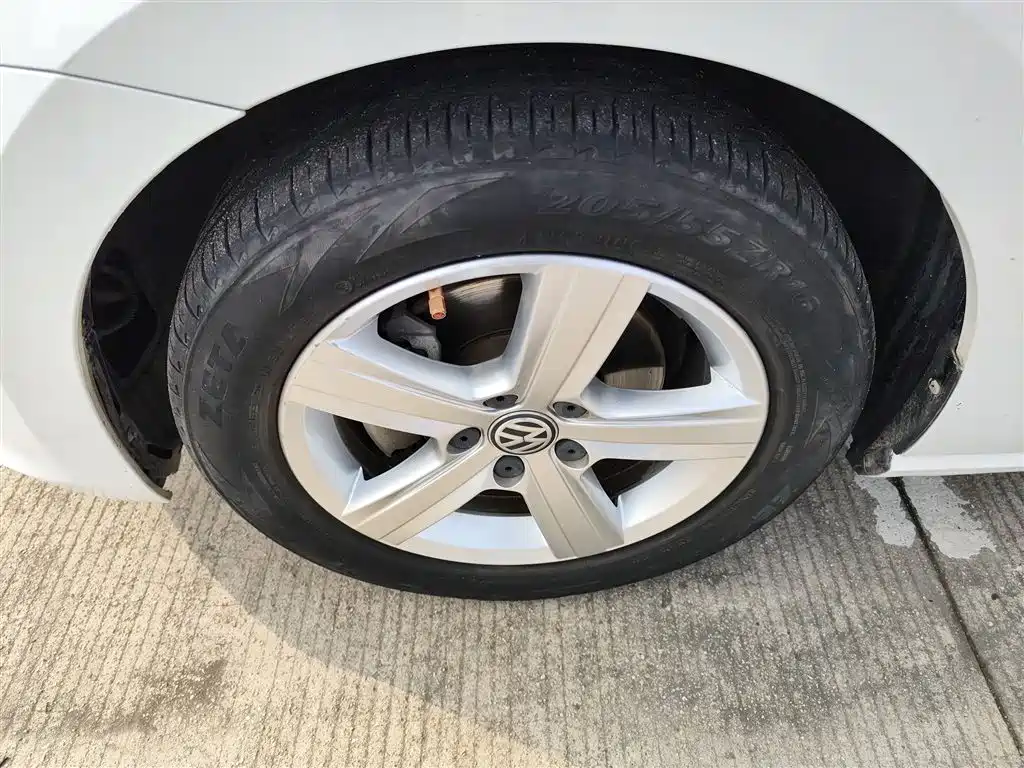 Volkswagen Golf Sportsvan 2018 1.6L Automatic Comfort фото 23