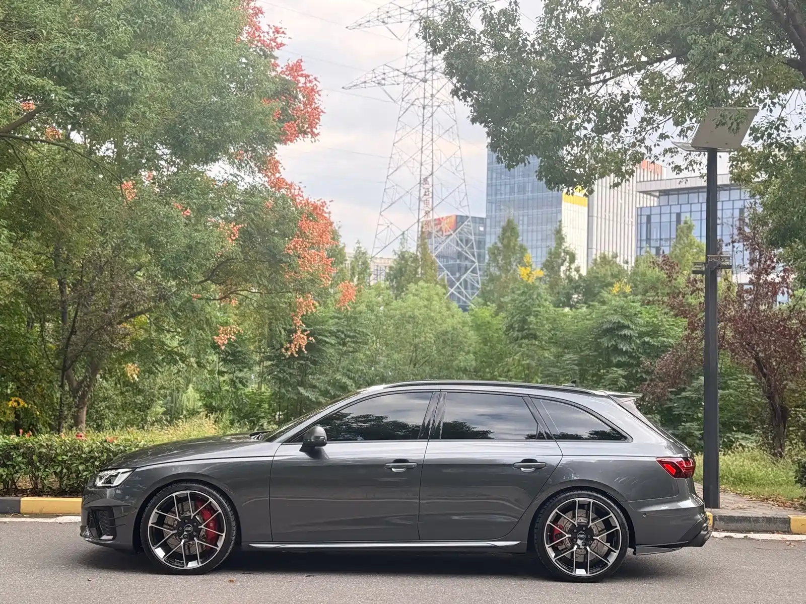 Photo 4 - Audi S4