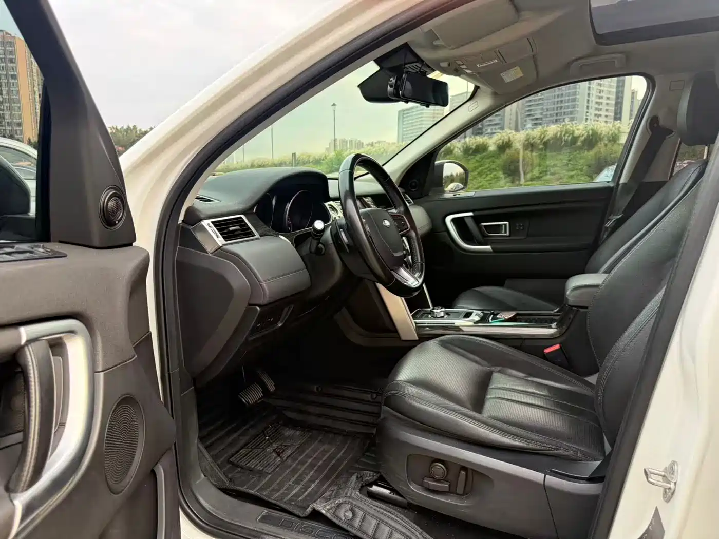 Land Rover Discovery Sport 2017 2.0T HSE фото 4