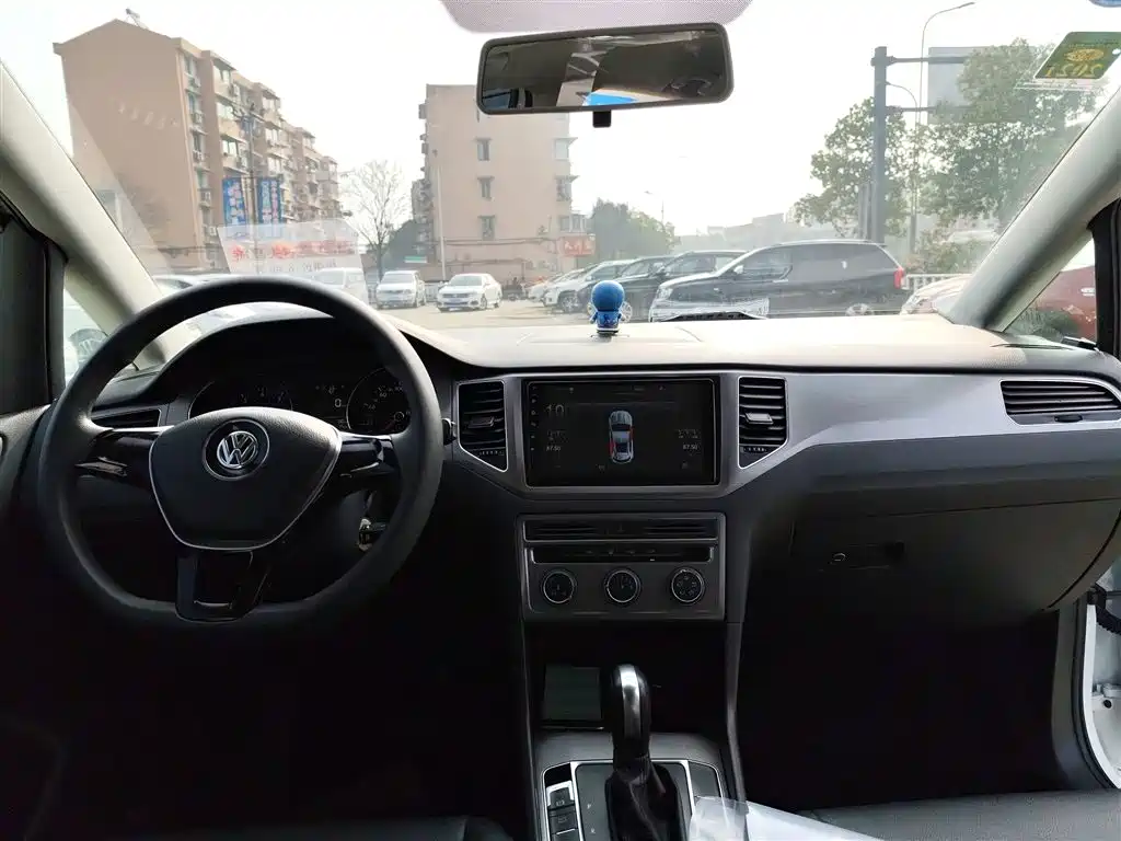 Volkswagen Golf Sportsvan 2018 1.6L Automatic Comfort фото 10