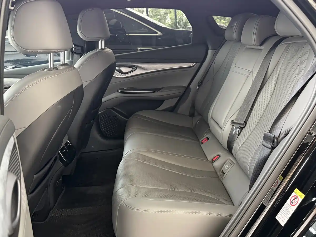 BYD Seal 2024 2024 Glory Edition DM-i 1.5L 121km Luxury