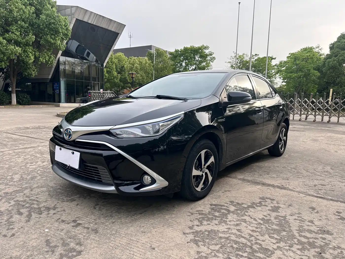 Toyota Levin 2017 Facelift Hybrid 1.8H GS E-CVT Elite Sunroof Edition China V