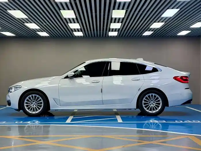BMW 6 Series GT 2018 630i M Sport Package фото 4