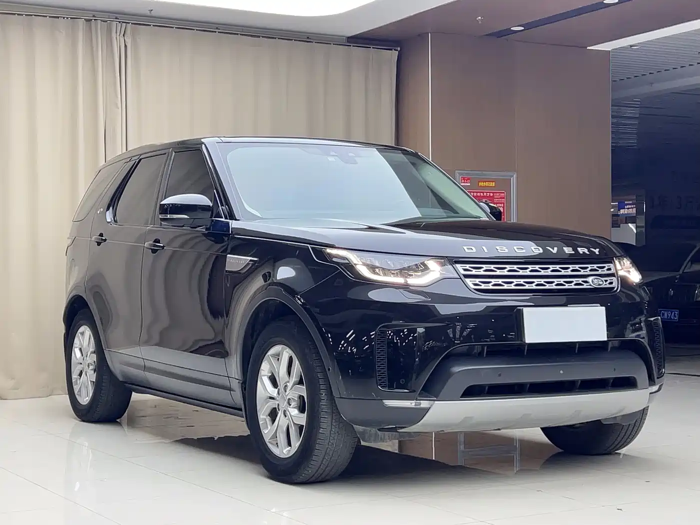 Land Rover Discovery 2020 2.0T SE фото 3