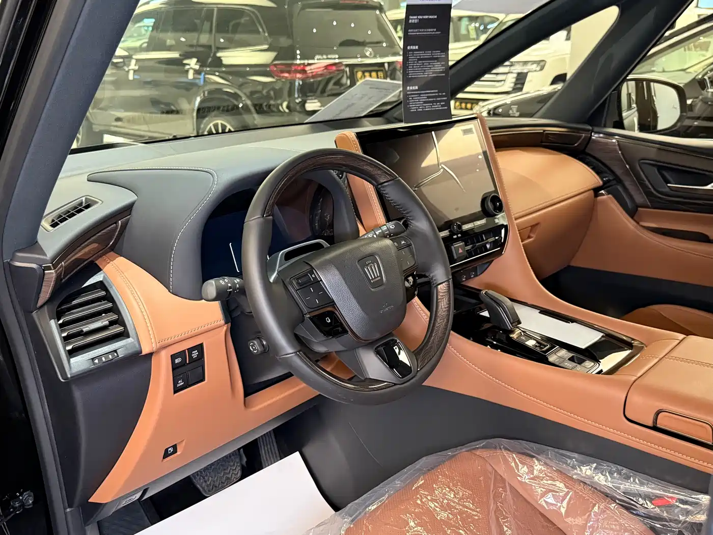 Toyota Vellfire 2024 Crown Hybrid 2.5L Executive Premium Edition фото 6