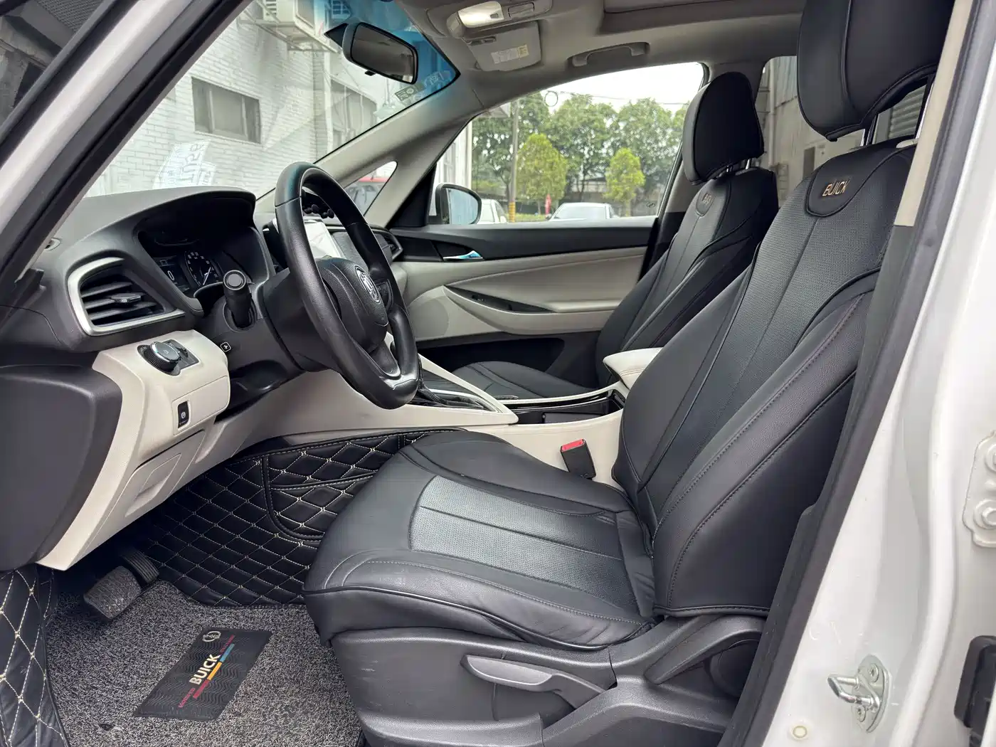 Buick GL6 2018 18T 6-Seater Elite фото 6