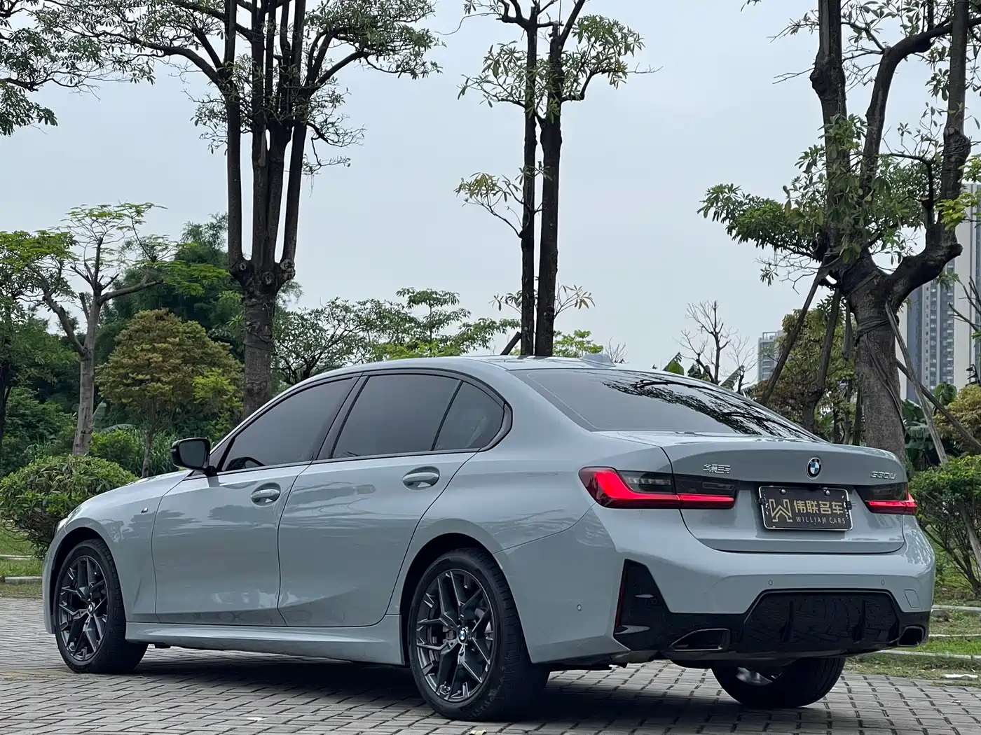 BMW 3 Series 2025 330Li M Sport Night Edition фото 4