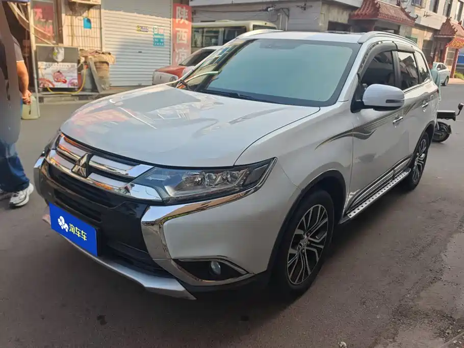 Mitsubishi Outlander 2018 — пригон из Китая