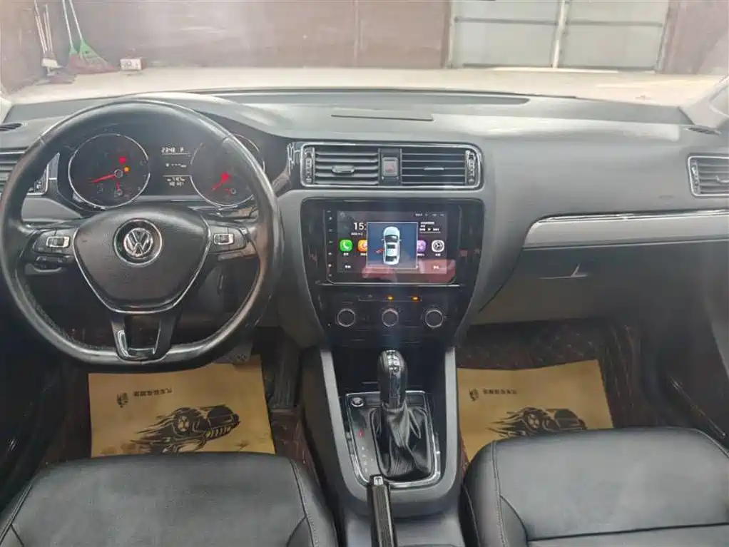 Volkswagen Sagitar 2015 230TSI Automatic Comfort фото 6