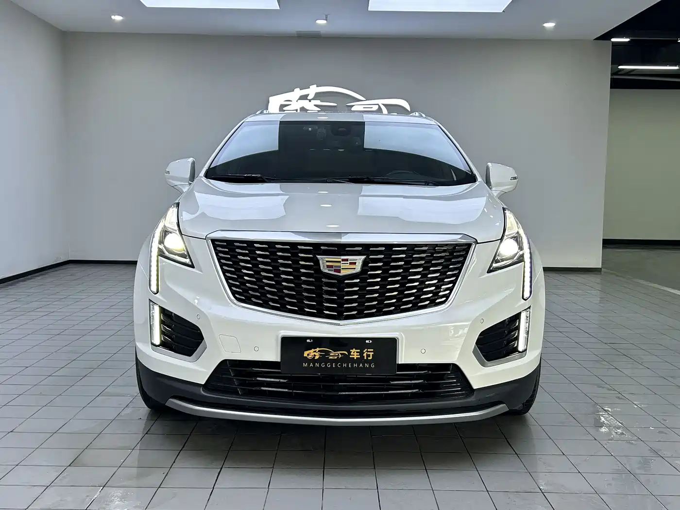Cadillac XT5 2022 2.0T 2WD Luxury фото 2