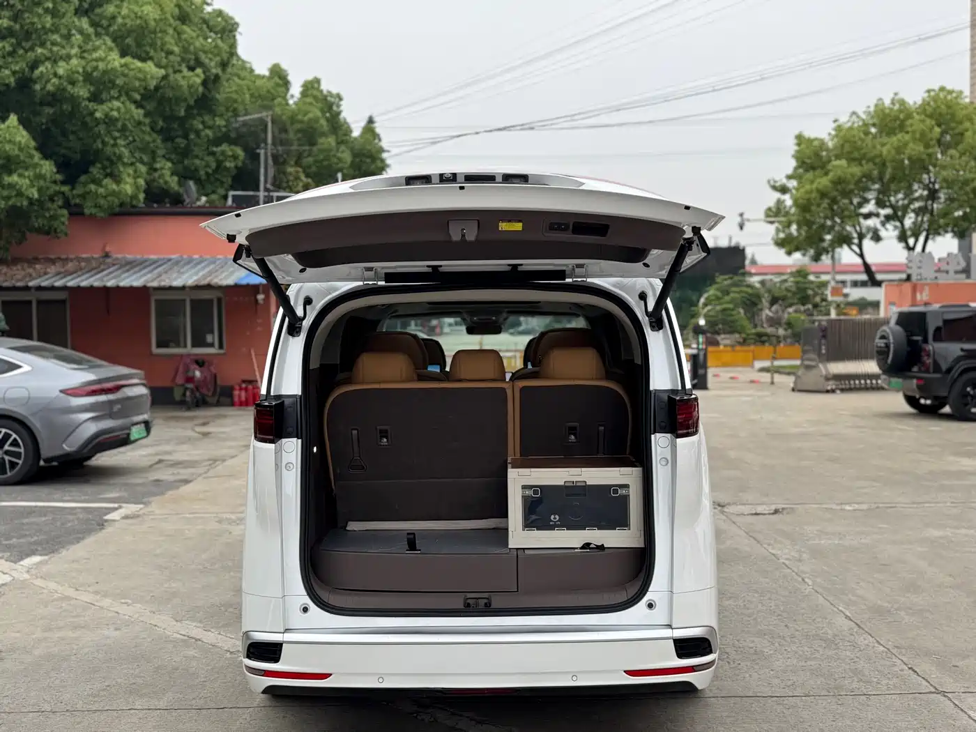Denza D9 2022 DM-i 970 AWD Flagship фото 26