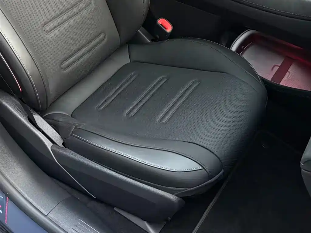 MERCEDES-BENZ EQS AMG