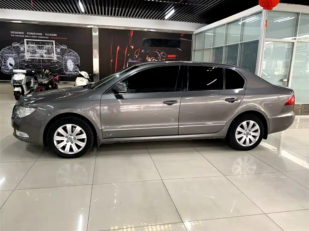 Škoda Superb 2009 2.0TSI Automatic Premium фото 10