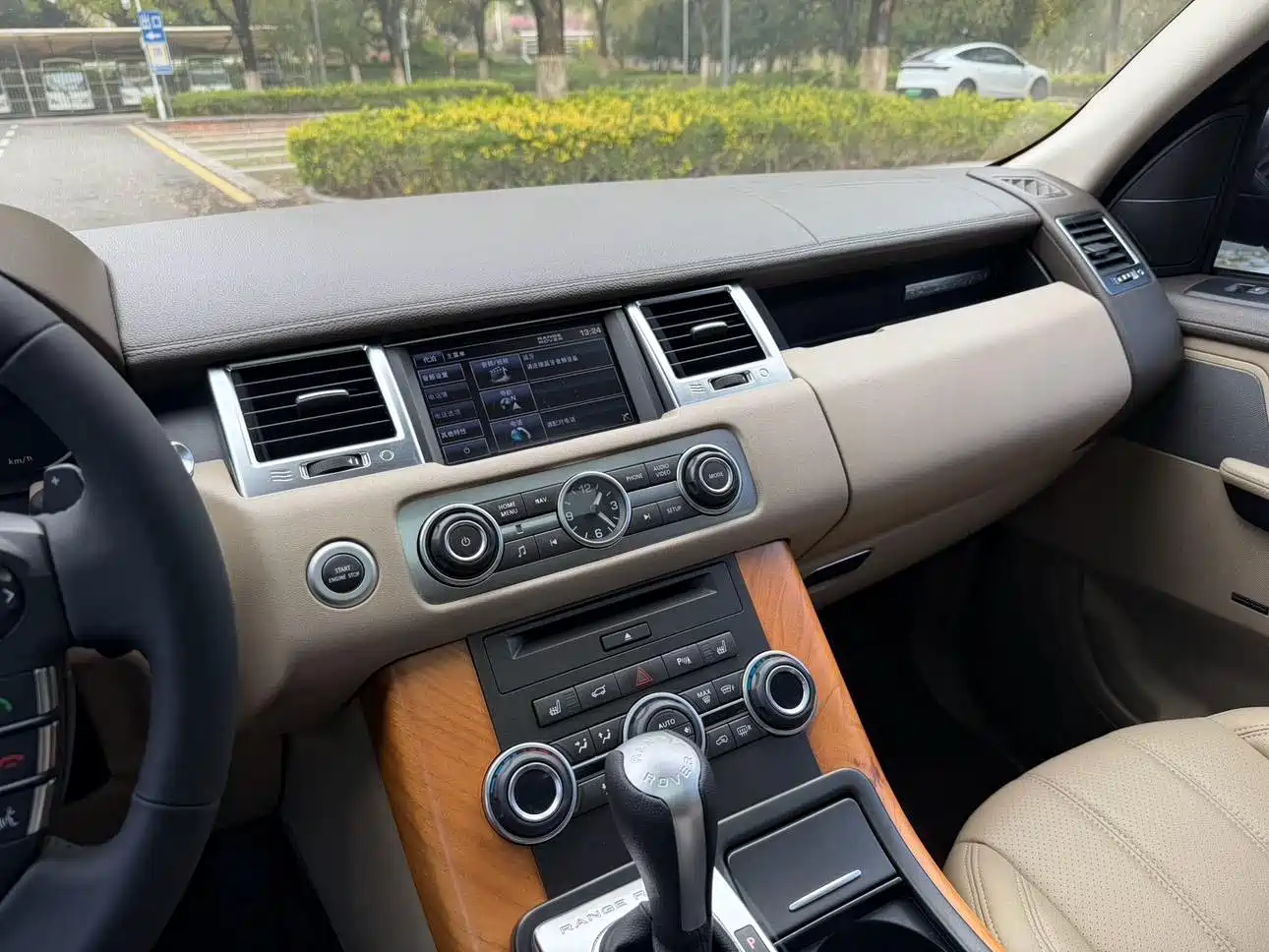 Land Rover Range Rover Sport 2013 3.0 TDV6 Diesel Ultimate Sport Edition фото 12