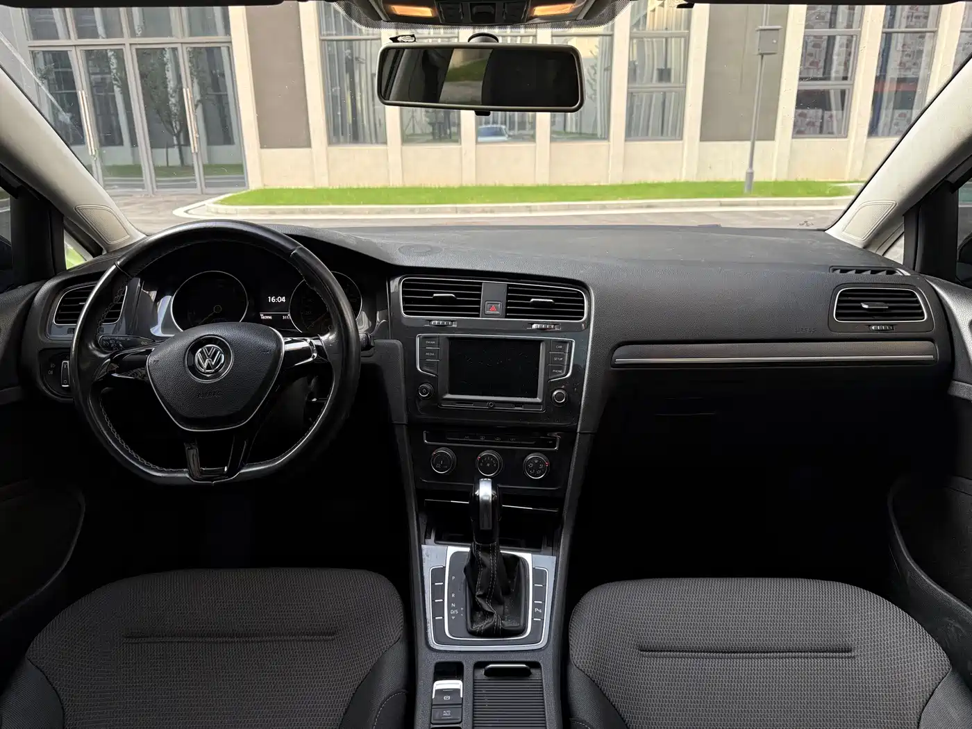 Фото 8 - Volkswagen Golf