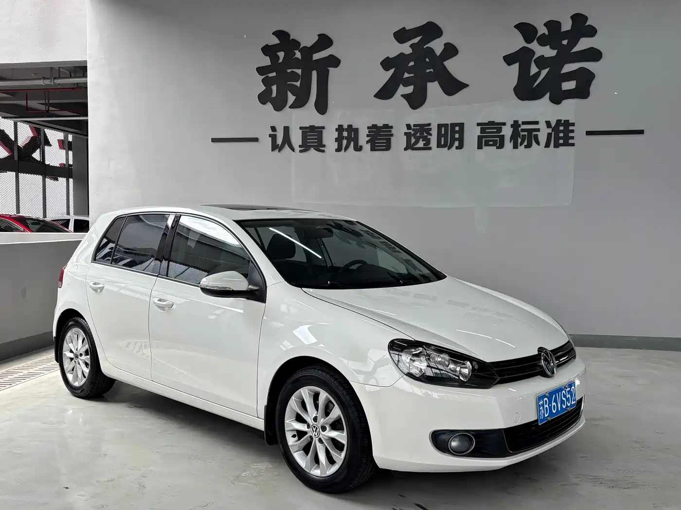 Volkswagen Golf 2011 Model 1.6 Automatic Comfort фото 3