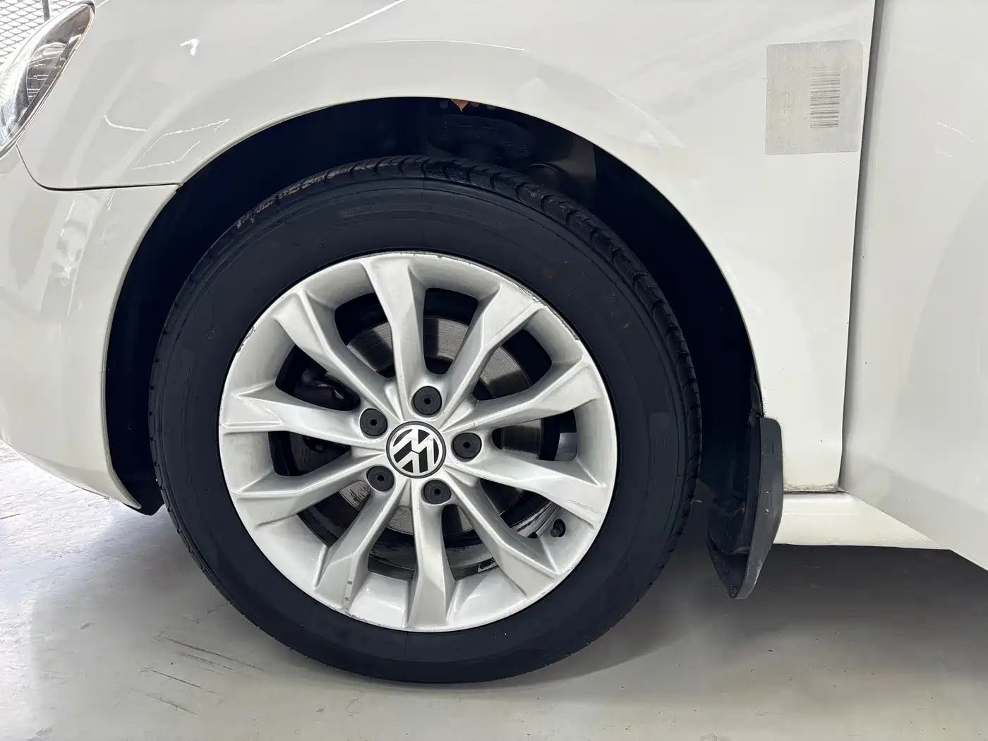 Volkswagen Golf 2011 Model 1.6 Automatic Comfort фото 9