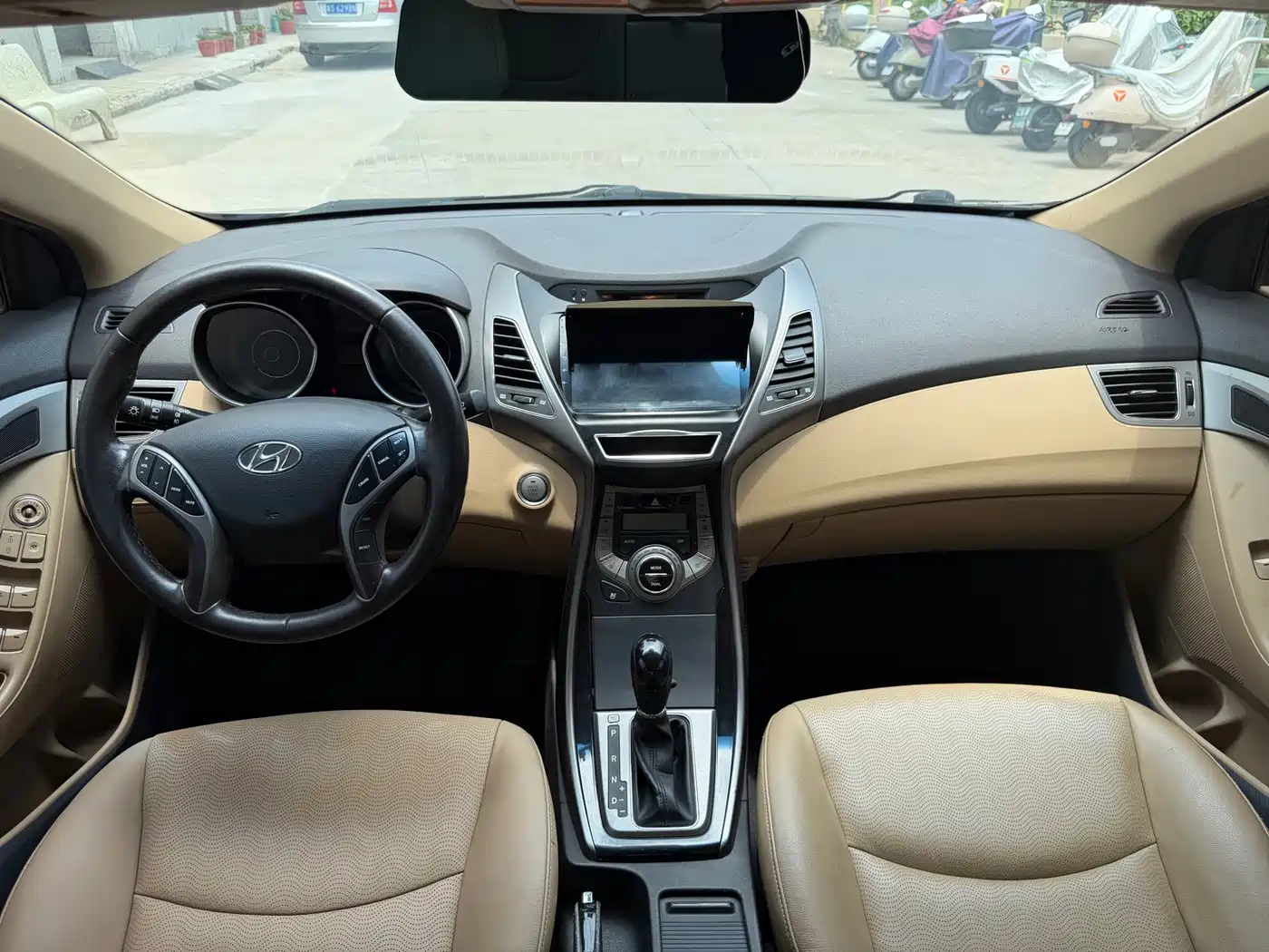 Hyundai Langdong 2013 1.6L Automatic Premium фото 8
