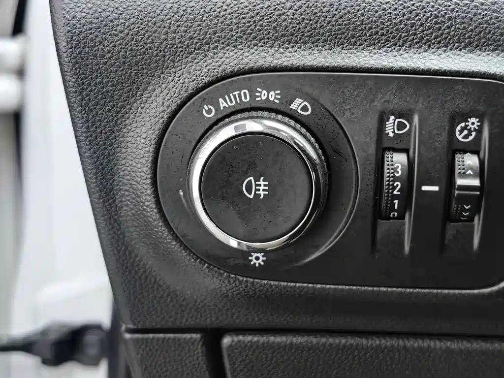Photo 21 - Buick Verano