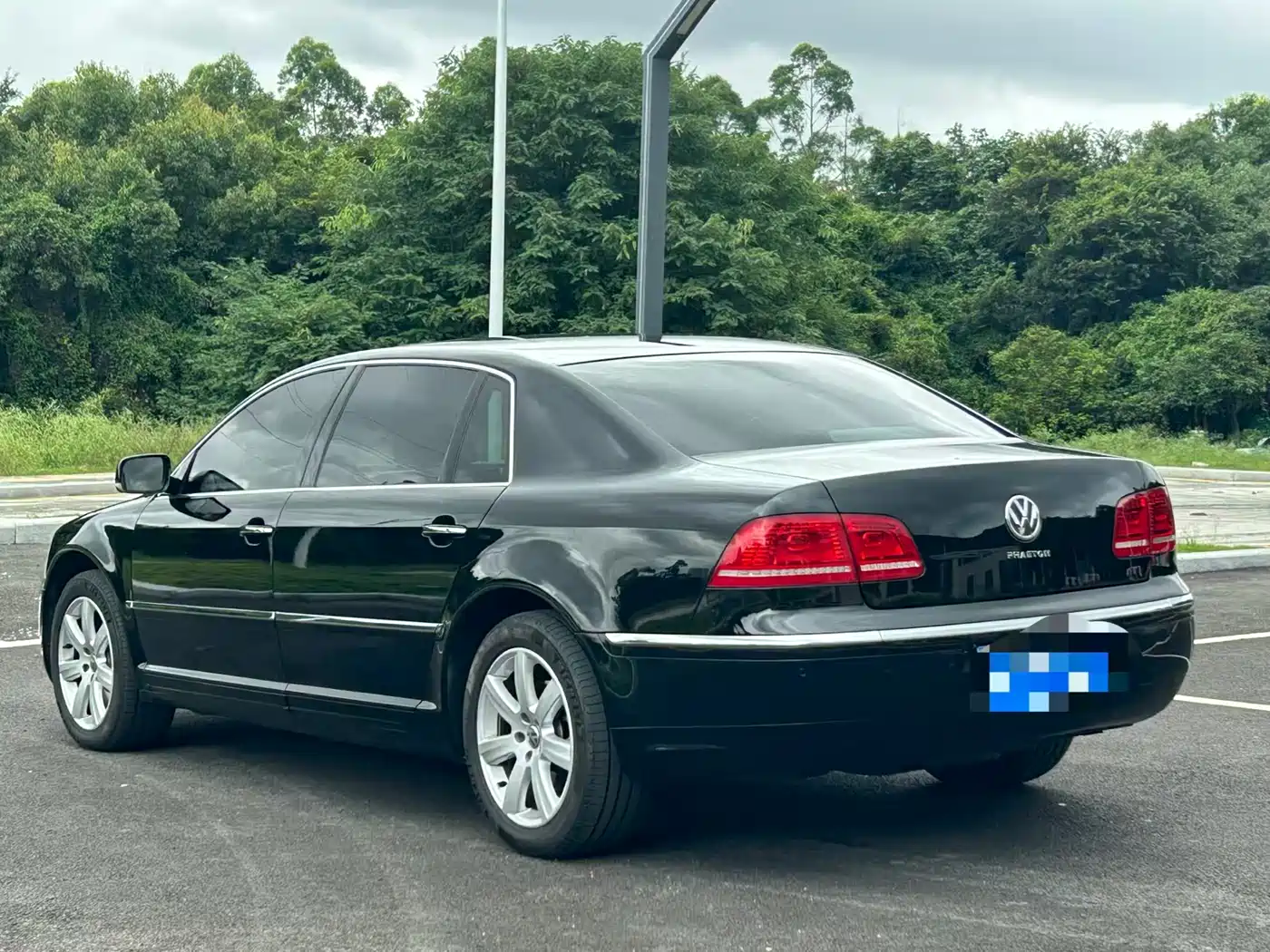 Volkswagen Phaeton 2011 2011 3.6L V6 5-seat Long Wheelbase Individual