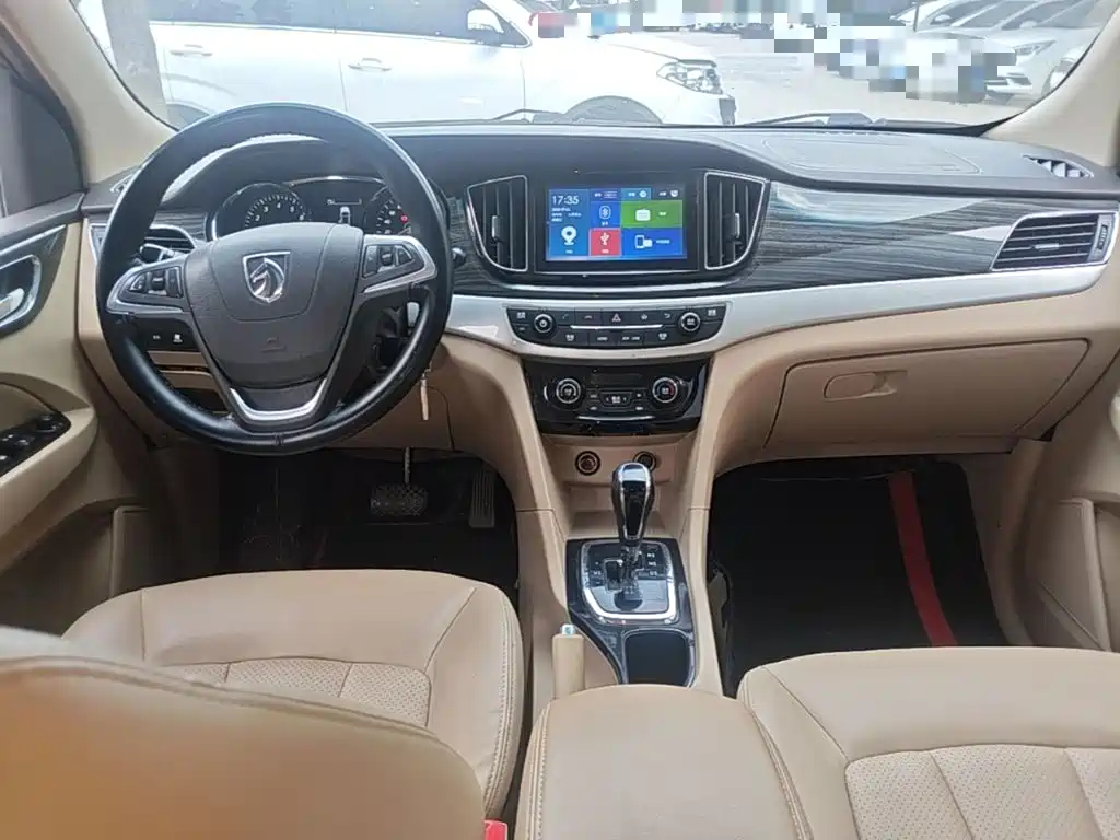 Фото 10 - Baojun 730