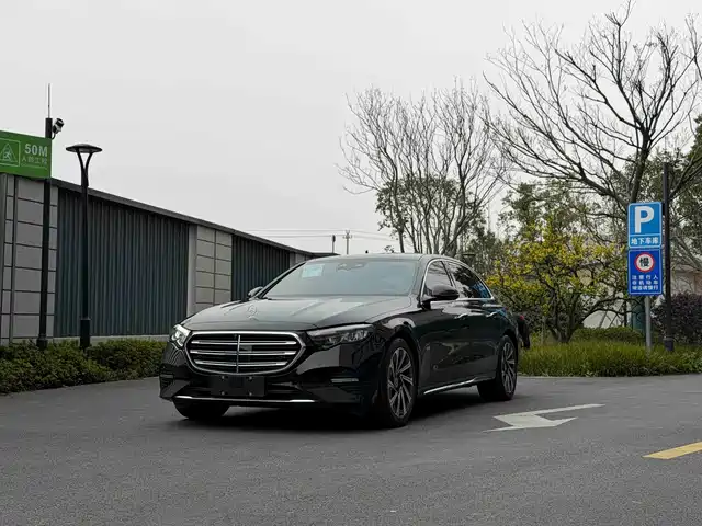 MERCEDES-BENZ E CLASS