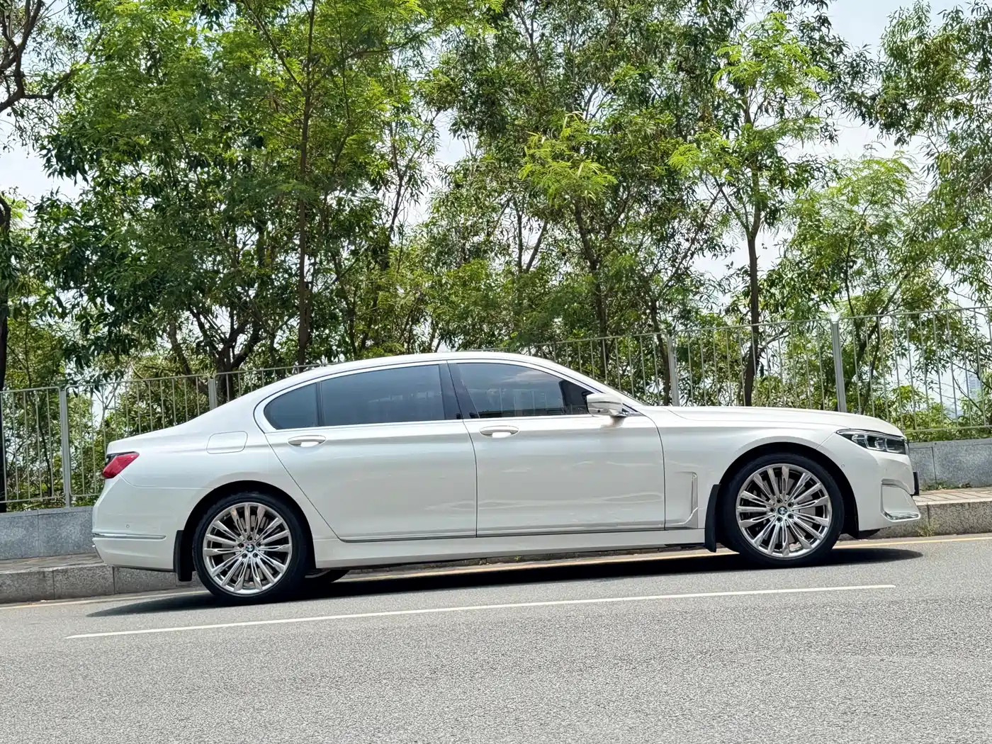BMW 7 Series 2019 Facelift M760Li xDrive V12 Luxury Package фото 7