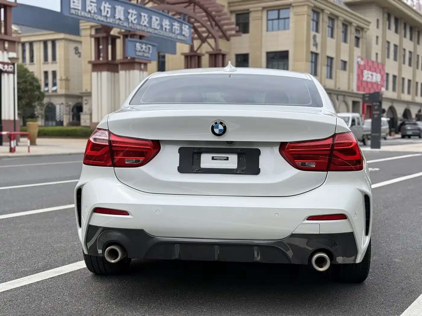 BMW 1 Series 2020 Model 125i Leading M Sport Package фото 5