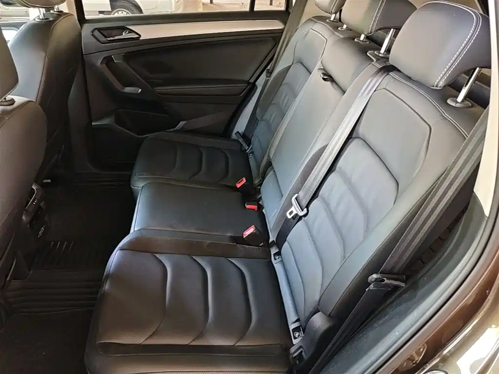 Volkswagen Tiguan L 2019 380TSI Auto AWD Smart Luxury Edition China V фото 17