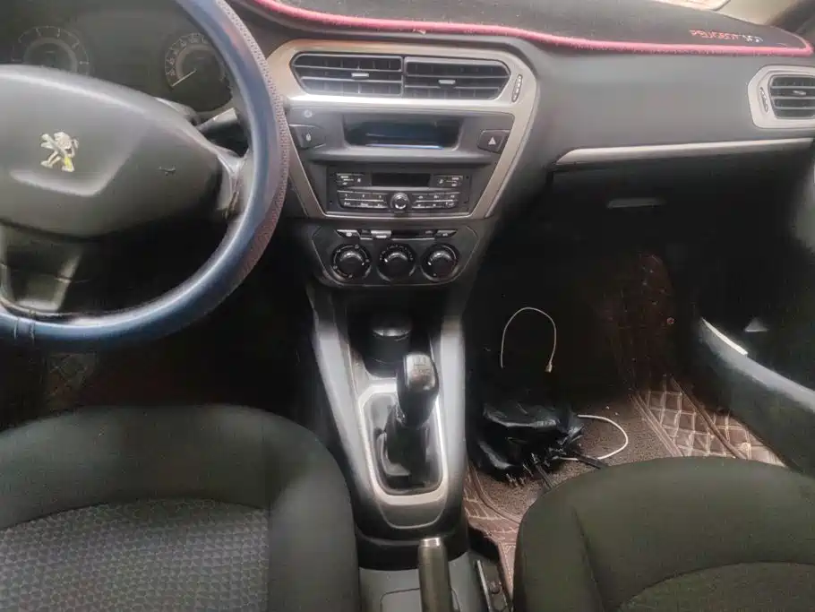 Photo 13 - Peugeot 301
