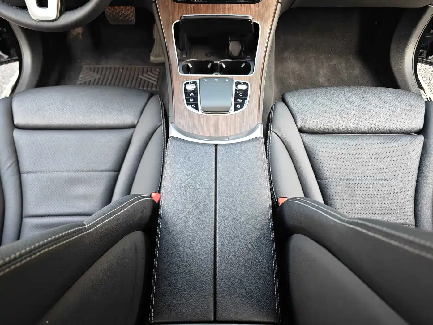Mercedes-Benz GLC 2022 Model GLC 300 L 4MATIC Dynamic Edition фото 8
