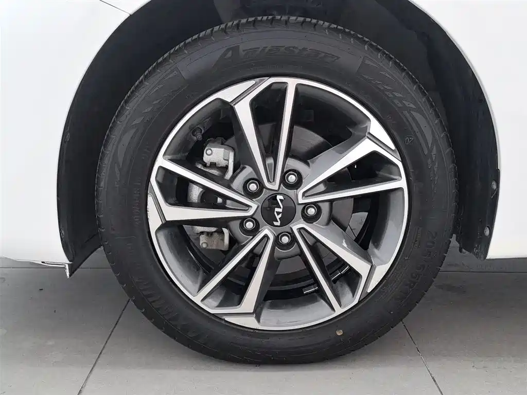 Kia K3 2023 Model 1.5L CVT Luxury Edition фото 17