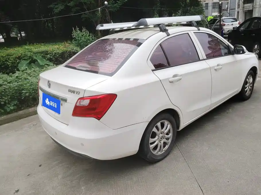 Changan Yuexiang V3 2017 2015 1.4L Manual Happiness Model China IV