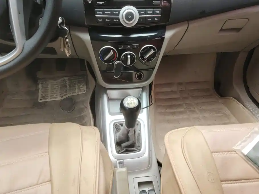 Changan Yuexiang V3 2017 2015 1.4L Manual Happiness Model China IV