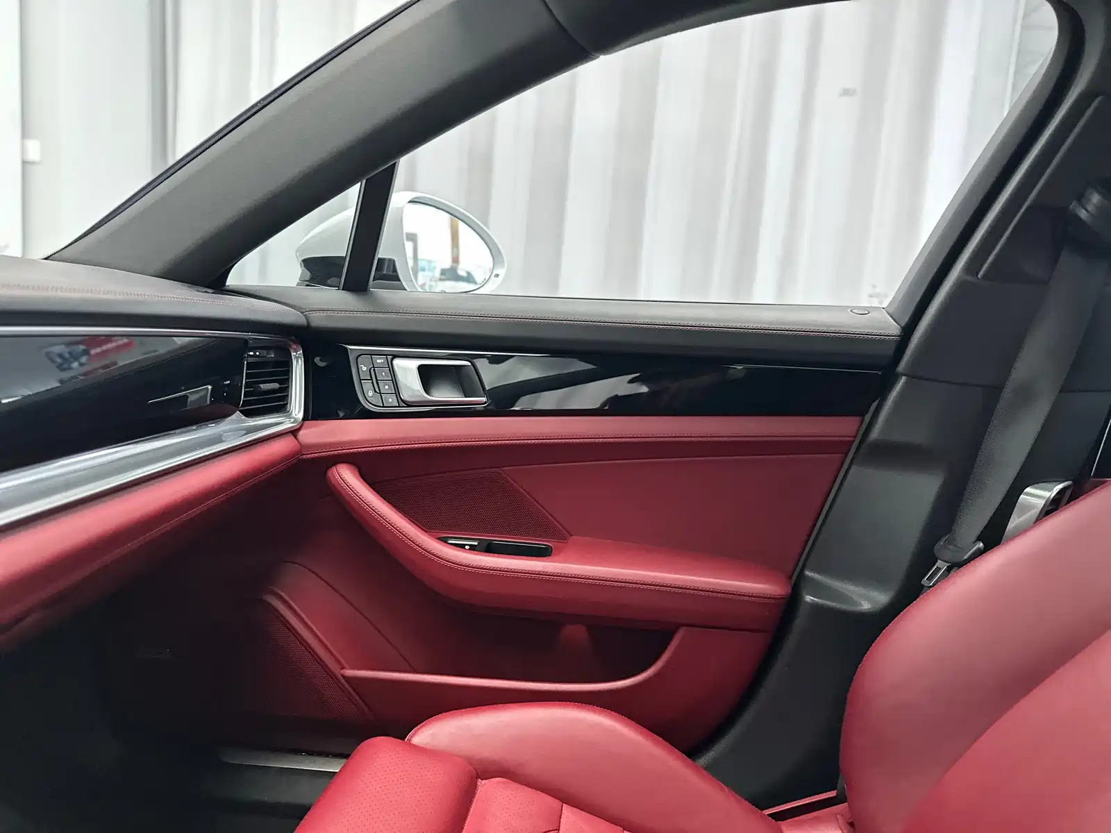 Фото 31 - Porsche Panamera