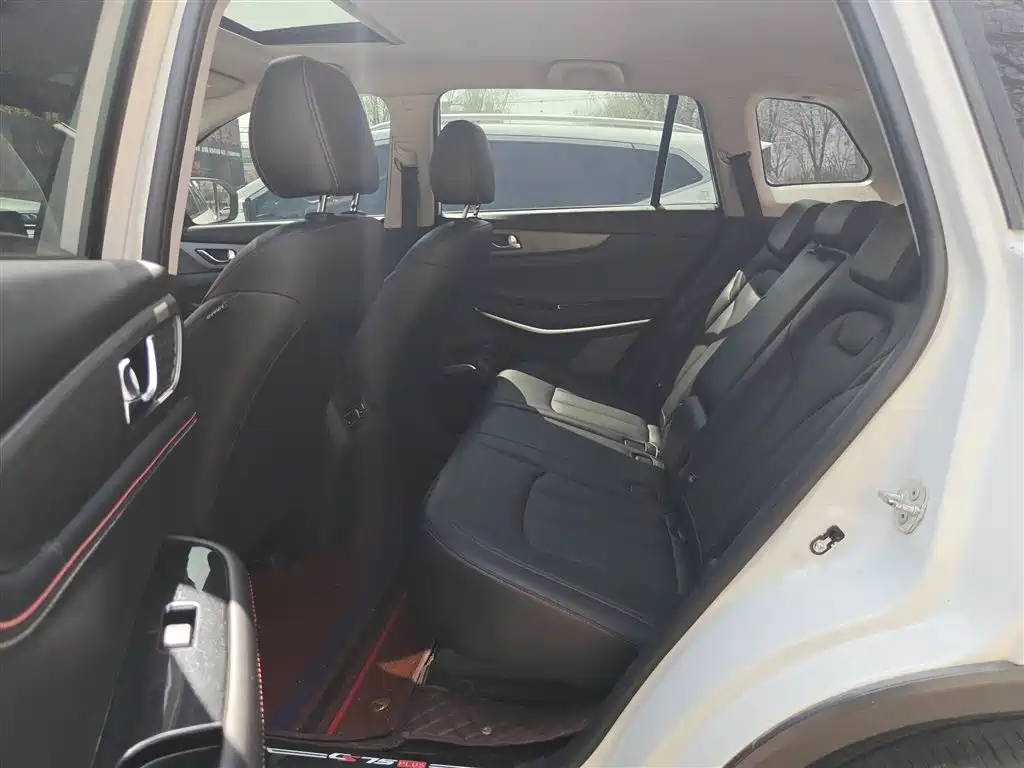 Photo 17 - Changan CS75