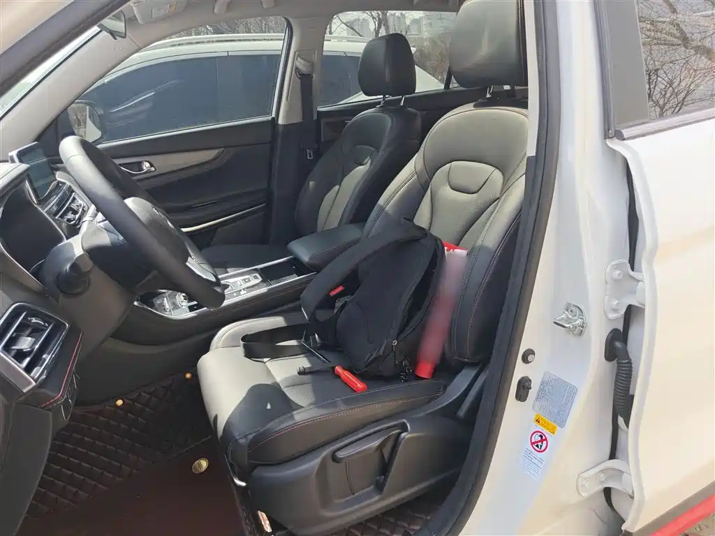 Photo 15 - Changan CS75