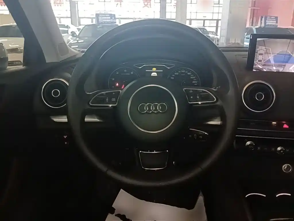 Audi A3 2015 Sportback 40 TFSI Automatic Comfort фото 11