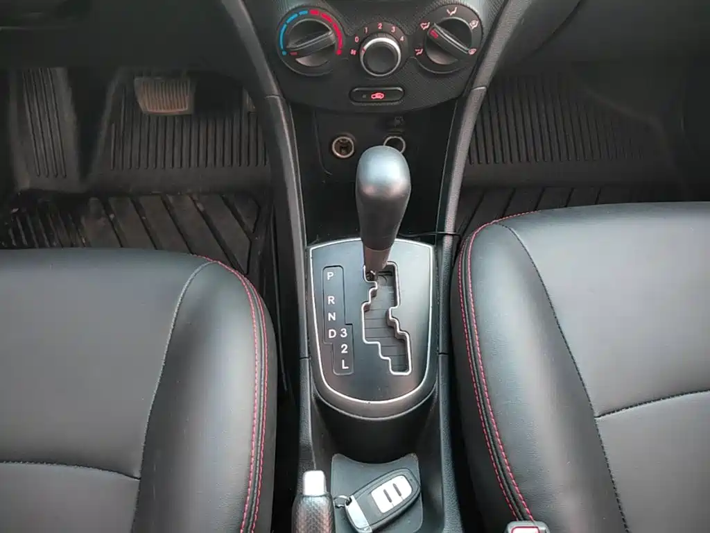 Photo 14 - Hyundai Reina