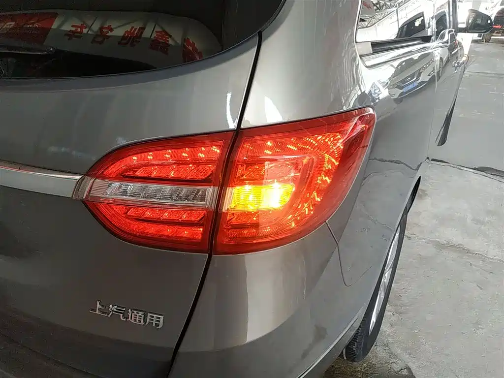 Buick GL8 2018 28T Comfort China VI фото 24