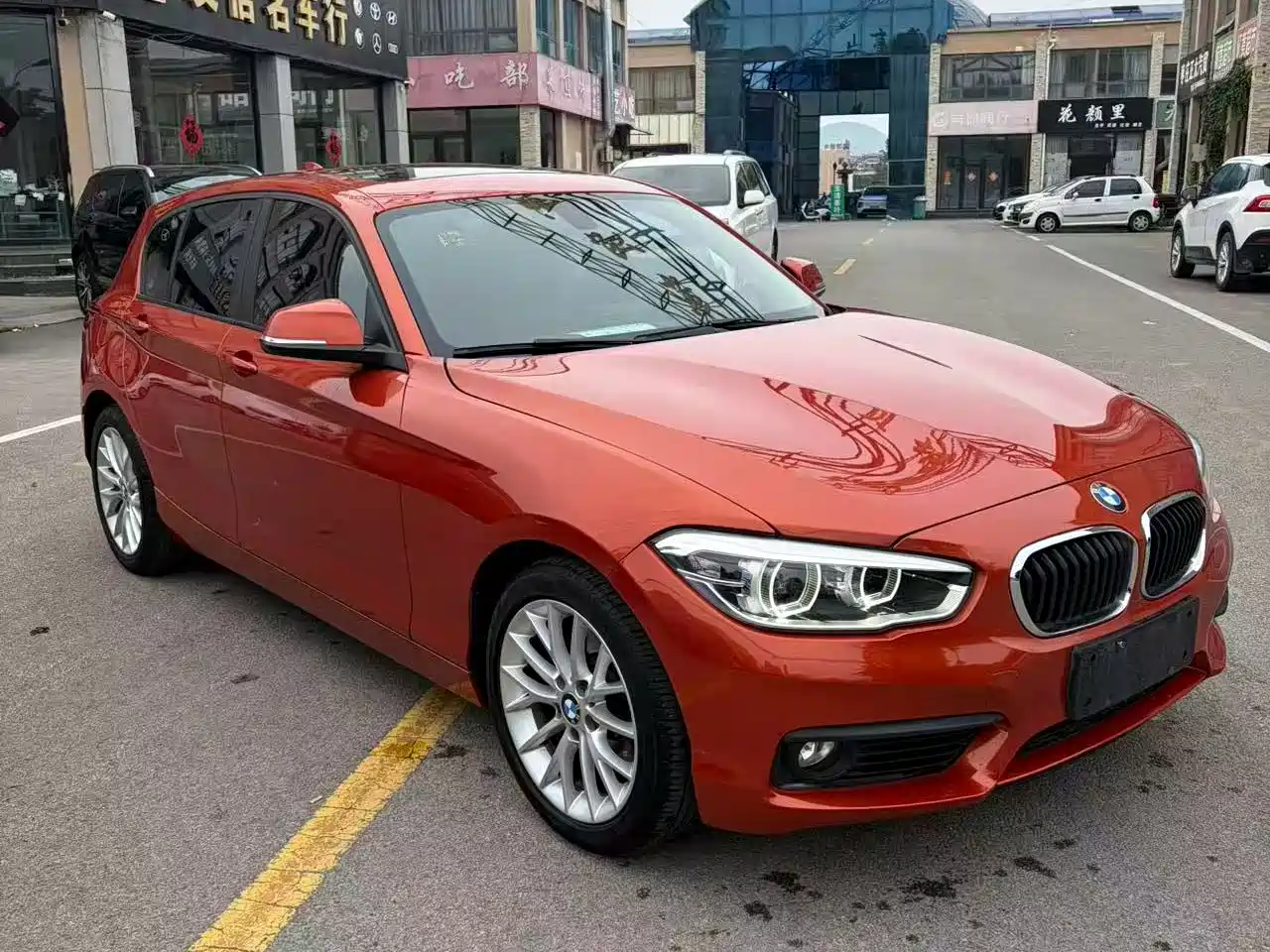 BMW 1 Series (Import) 2015 120i Leading фото 3