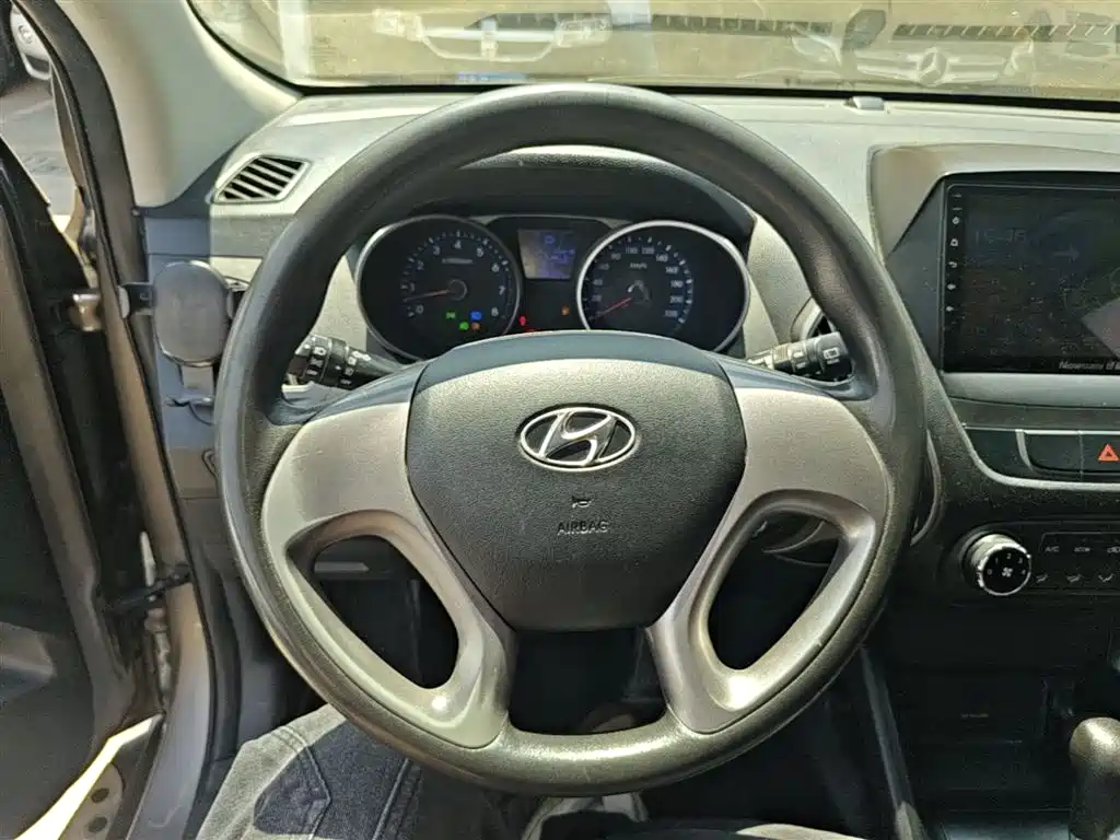 Hyundai Beijing Hyundai ix35 2013 2.0L Automatic 2WD Comfort GL China IV фото 11