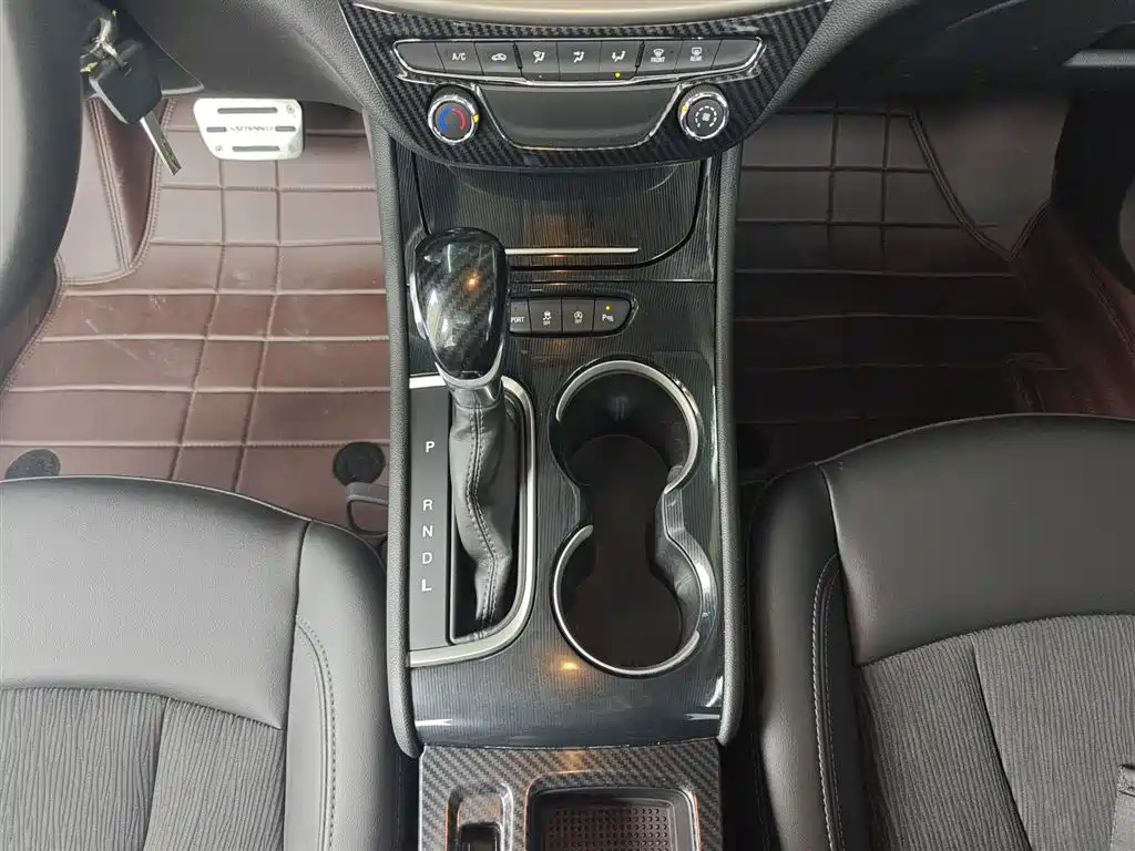 Buick Verano 2017 Sedan 20T DCT Leading фото 14