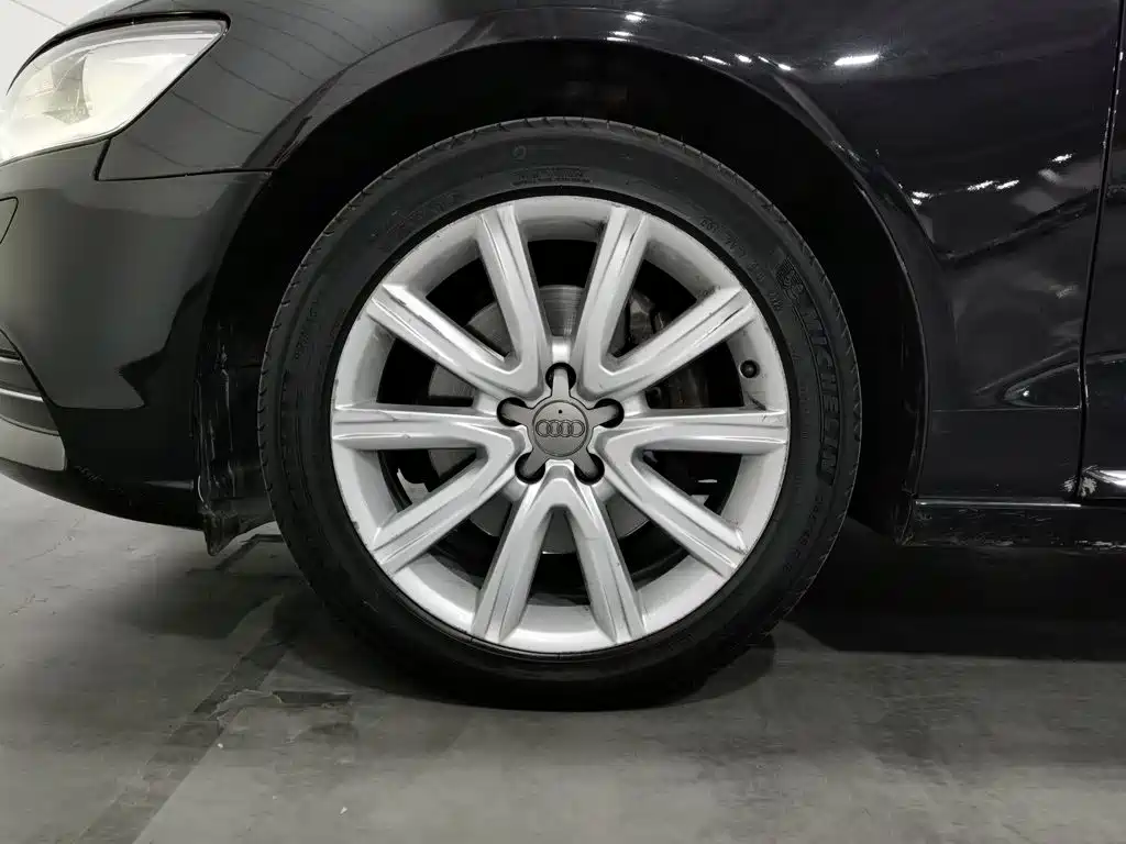 Фото 17 - Audi A6L
