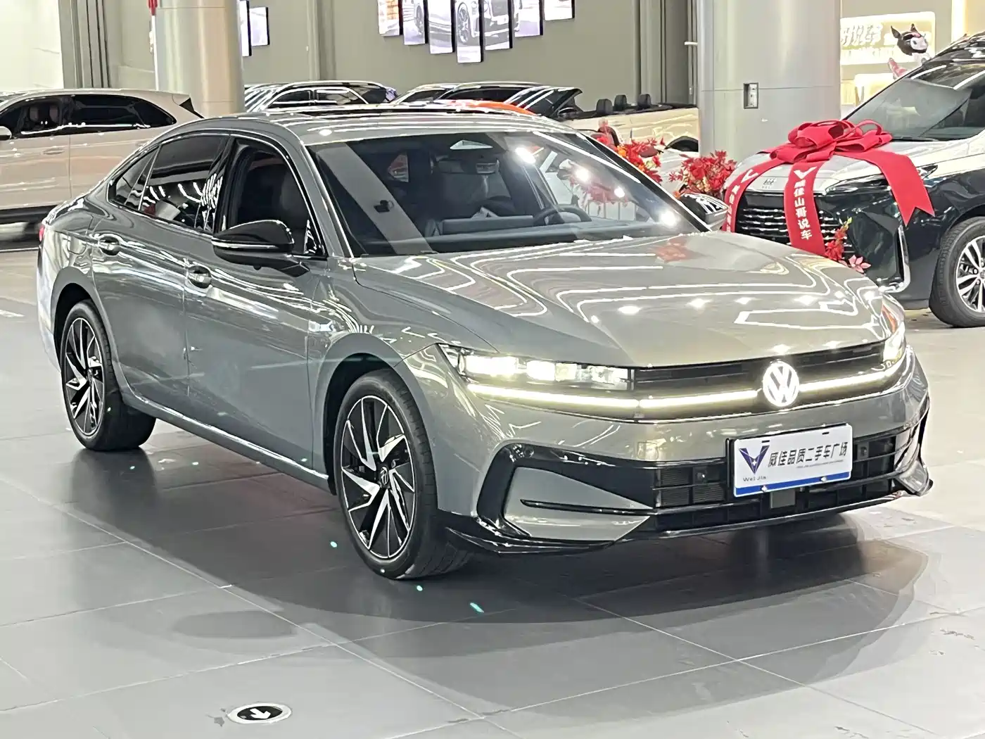 Volkswagen Magotan 2024 380TSI DSG Luxury Edition (Daimai Package) фото 3