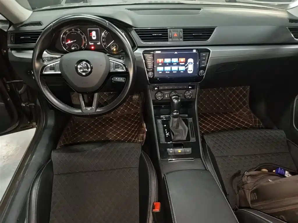 Škoda Superb 2016 TSI280 DSG Pioneer Edition фото 10